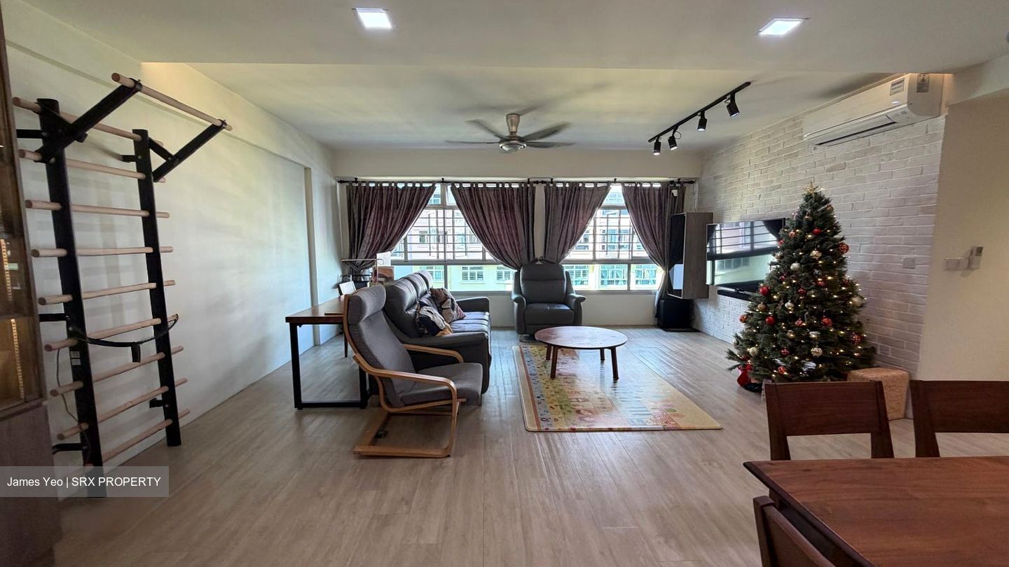 Blk 428B Floral Spring @ Yishun (Yishun), HDB 5 Rooms #513837221